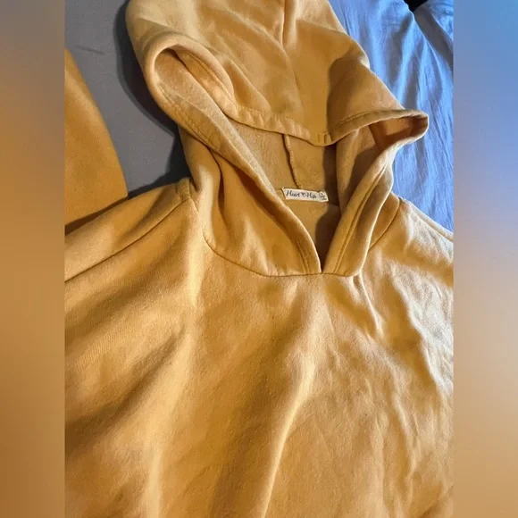 Mustard yellow cropped hoodie !!! - Picture 7 of 10
